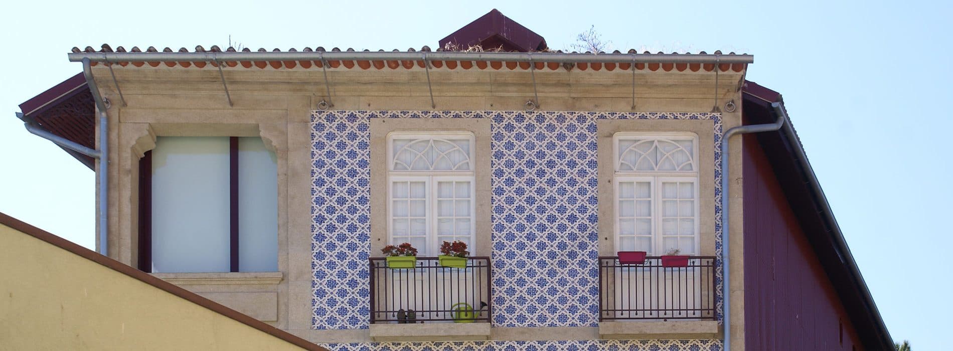 Apartamentos e Loja em edifício completamente reabilitado, na Rua do Rosário