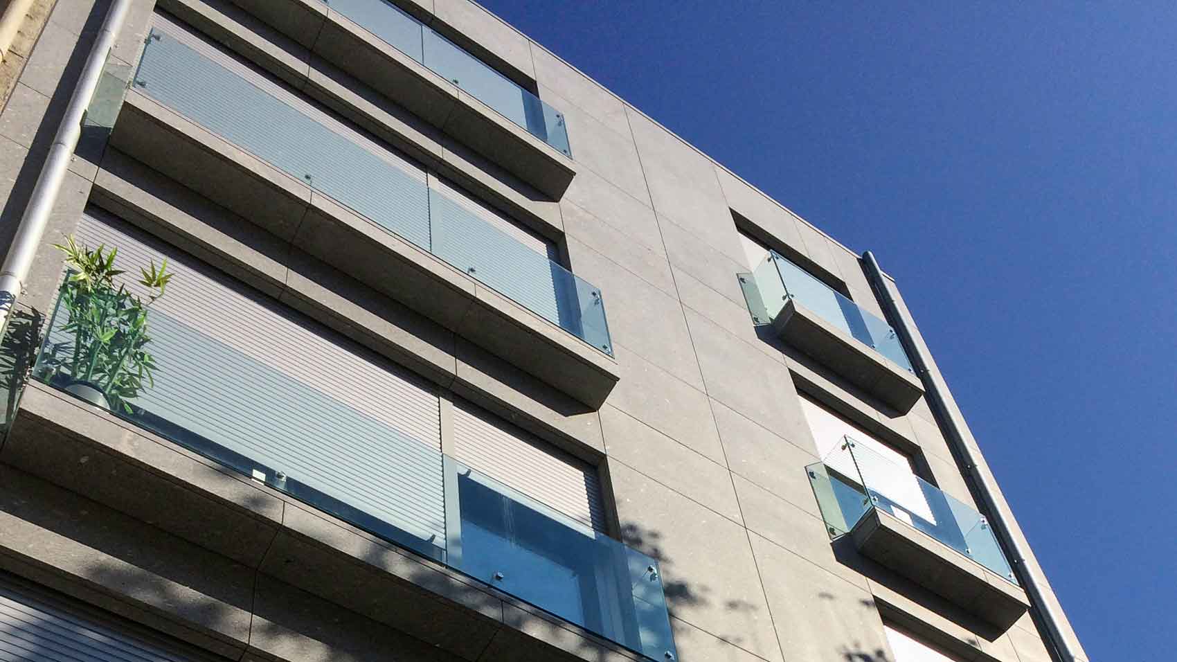 Edifício de Apartamentos de Um e de Dois Quartos e Espaços Comerciais, no Porto